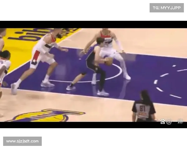 震撼瞬间：NBA赛场上那些改变比赛走向的关键时刻与经典对决